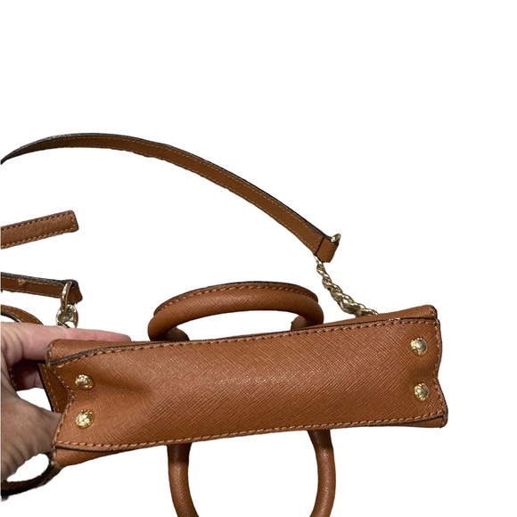 Michael Kors mini handbag crossbody. - Picture 5 of 8